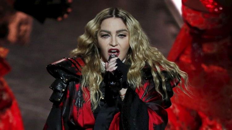 <p><strong>Madonna</strong></p>

<p>Şarkıcı Madonna formunu <strong>hava diyetiyle </strong>koruyor. Her istediğin şeyin tadını alıyor.</p>
