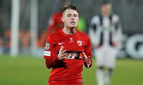 <p><strong>Bursaspor'da Dzsudszak'ın yerine Lazar iddiası</strong><br />
<br />
Balasz Dzsudszak'ı gelecek sezon kadroda düşünmeyen Hamza Hamzaoğlu, Valentin Lazar'ın transfer edilmesini istedi.</p>