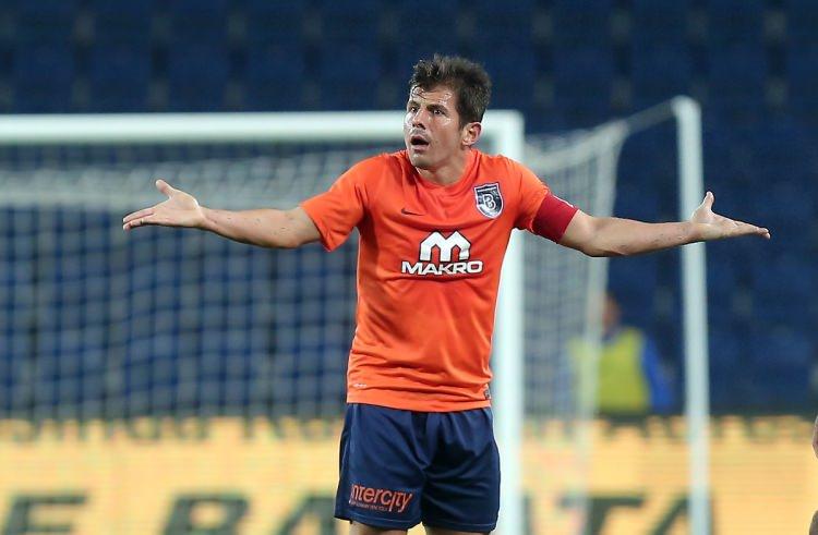 <p><strong>Arda Turan: </strong>Bir şey söyleyeyim de aklında kalsın. Büyük oyuncu</p>
