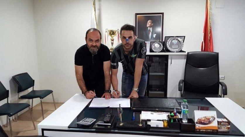 <p><strong>Serdar Kesimal (Stoper)</strong><br />
<br />
Fenerbahçe ==> Akhisar Belediyespor Bonservissiz</p>