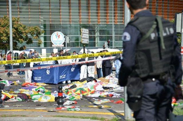 <p>Operasyonlarda gözaltına alınan 39 kişiden 19’u önceki gün adliyeye sevk edilmiş, şüphelilerden 10’u tutuklanmıştı.</p>
<p>KAYNAK: HABERTÜRK</p>