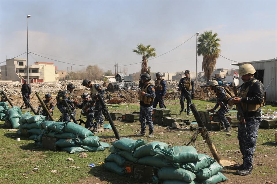 <p>Irak Ordusu b&uuml;nyesindeki Federal G&uuml;&ccedil;leri'ne bağlı top&ccedil;u birliği, operasyona destek verdi.</p>

<p>&nbsp;</p>
