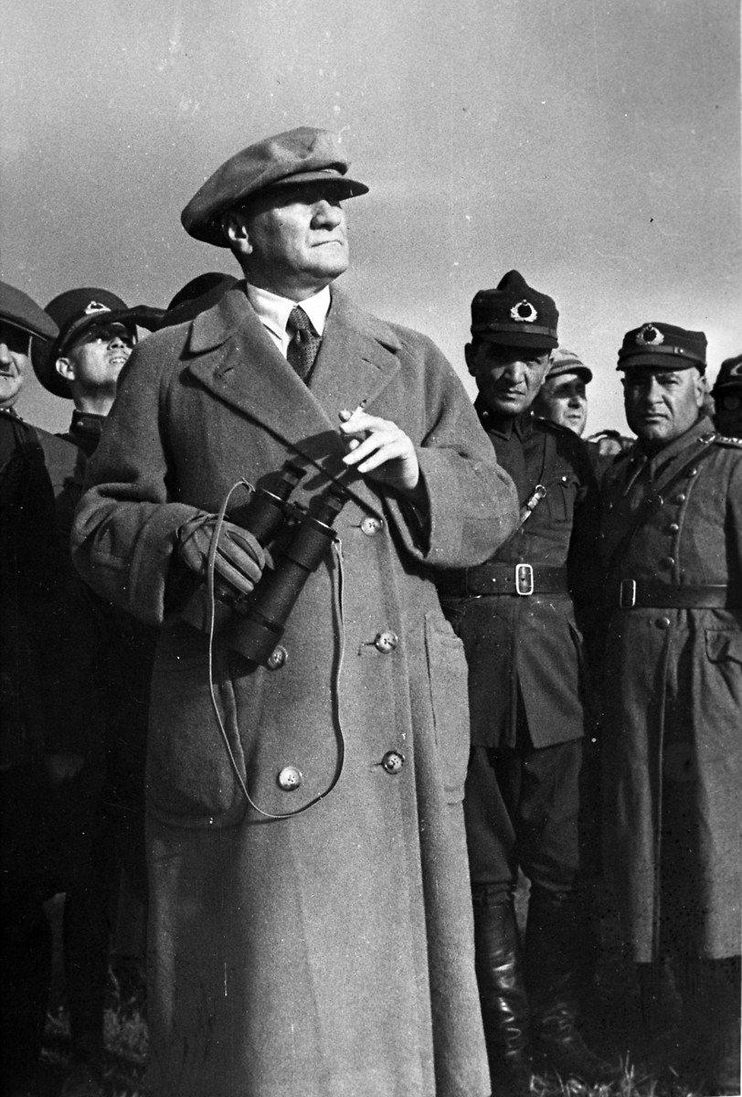 <p>Cumhurbaşkanı Mustafa Kemal Atatürk.</p>

<p>1 Ocak 1930</p>
