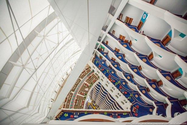 <p>Bu otelde konaklamak olduk&ccedil;a pahalı..</p>

<p>&nbsp;</p>
