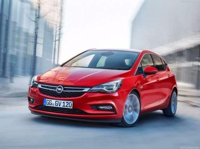 <p><strong>OPEL ASTRA </strong><br />
Sınıfının en iddialısı olarak adlandırılan Astra yeni sezonda yollarda olacak.</p>
