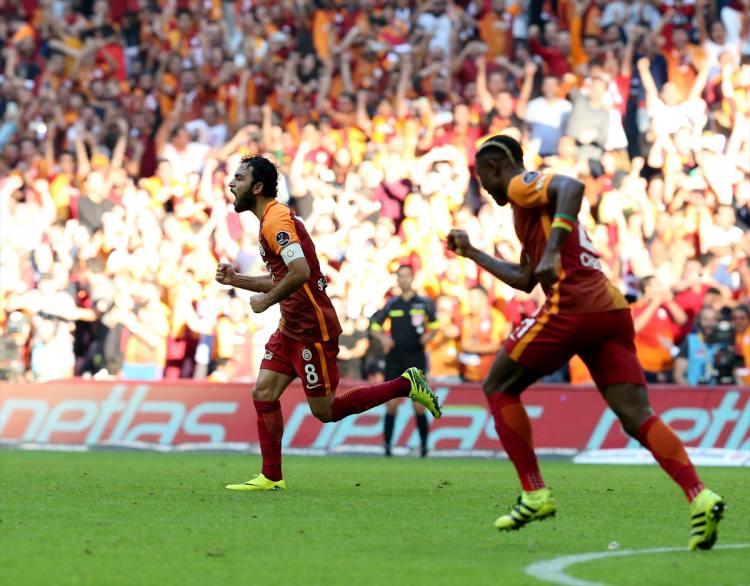 <p>40 bin 812 taraftarın stada gelmesiyle birlikte sezonun tribün rekoru kırılırken, bu durum önemli bir geliri beraberinde getirdi.</p>
