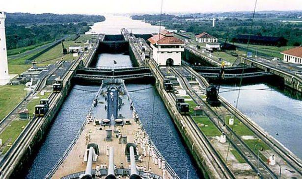 <p>Panama Kanalı 1914'ten beri hizmet veren 77 km uzunluğundaki bir gemi geçidi, ancak 1914'ten günümüze gemiler irileştiği için kanalın bazı bölümlerinde genişleme ihtiyacı hissedilmiş. Kanalın yaklaşık 6 km'lik bölümünü kapsayan ve 4,4 milyon m3 betonun kullanılacağı tahmin edilen projenin tahmini bitiş tarihi olarak 2016 gösterilmekte.</p>

<p> </p>
