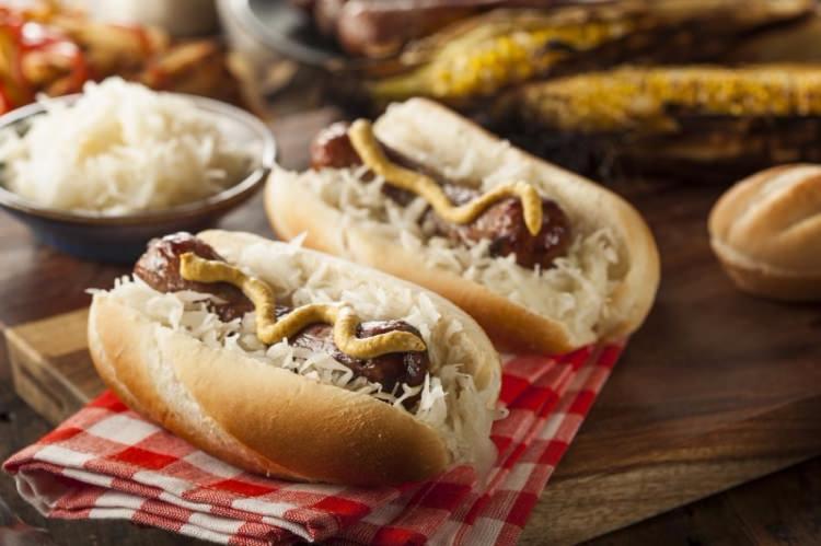 <p>Almanya</p>

<p>Bratwurst (Lokal bir sandviç çeşidi)</p>
