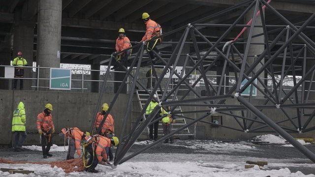 <p>Bittiğinde dünyanın ‘sıfırdan yapılan’ en büyük havalimanı unvanına sahip olacak İstanbul Yeni Havalimanı’nın terminal binasına yönelik çalışmalar son hızla devam ediyor.</p>

<p> </p>
