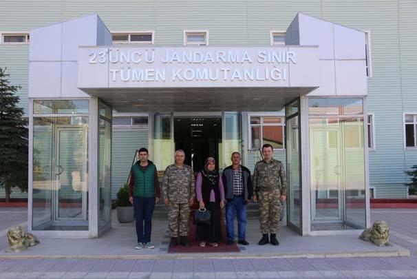 <p>Anne ve babasını gördüğü için çok mutlu olduğunu söyleyen Bayram Özmetli ise "Anne ve babamın buraya gelmesi benim için çok büyük bir sürpriz oldu</p>