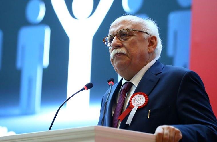 <p>Milli Eğitim Bakanı Nabi Avcı: Twitter hesabı yok</p>
<p><strong><a href="https://twitter.com/Ahmet_Davutoglu" target="_blank"><span style="color:rgb(255, 255, 0)">TAKİP ET</span></a></strong></p>