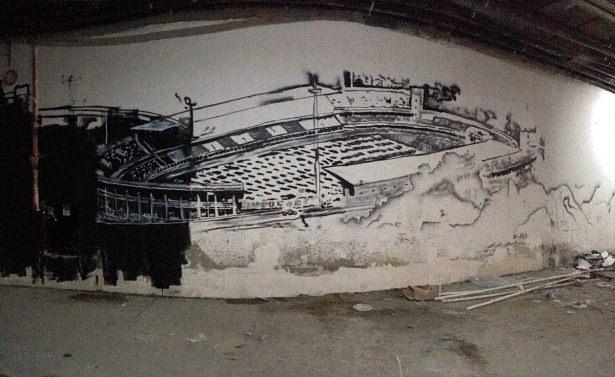 <p>Takımlar, stada girdikleri tünelde onları İnönü Stadı'nın grafitisi karşılayacak.</p>
