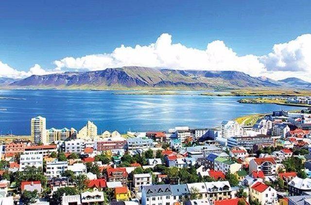 <p><strong>43 İZLANDA</strong><br />
Dindar bir insanım: 46%<br />
Dindar değilim: 32%<br />
Ateistim: 17%<br />
Yanıt yok: 5%</p>