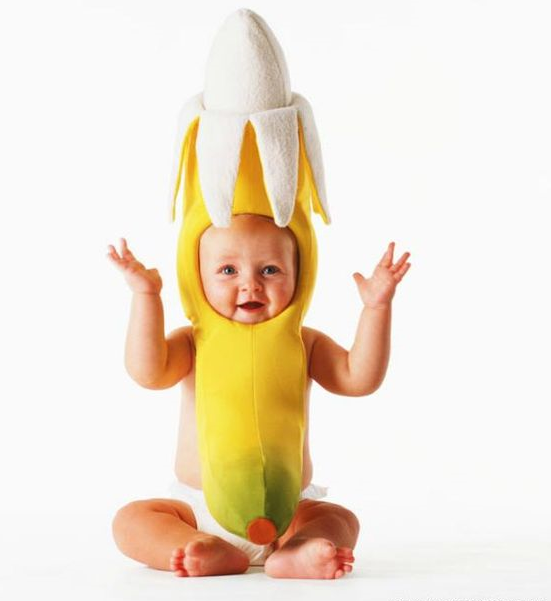 <p>Meyve kostümleriyle şekilden şekile giren bebekler, yüzünüzü güldürecek...</p>
