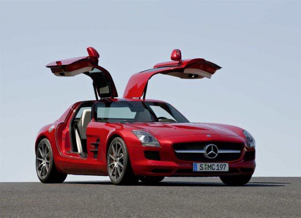 <p>Arda Turan - Mercedes Benz Sls Amg</p>

<p> </p>
