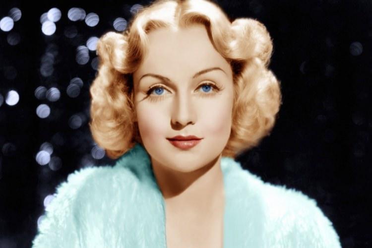 <p><strong>Carole Lombard</strong></p>

<p>Geçirdiği kaza sonucu burnu hafifçe eğilen Lombard, estetik olmak yerine aydınlatıcı kullanarak eğikliği gizlemiş. Ten rengine uygun bir aydınlatıcı ile burun kemiğinin üzerinden geçerek eğikliği saklamayı başarmış.</p>
