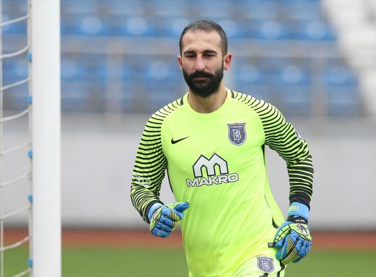 <p><strong>VOLKAN BABACAN - MEDIPOL BAŞAKŞEHİR</strong><br />
<br />
18 YAŞINDAKİ PİYASA DEĞERİ: 500 bin Euro (Fenerbahçe)<br />
<br />
GÜNCEL PİYASA DEĞERİ: 7.5 milyon Euro<br />
<br />
FARK: +7 milyon Euro</p>
