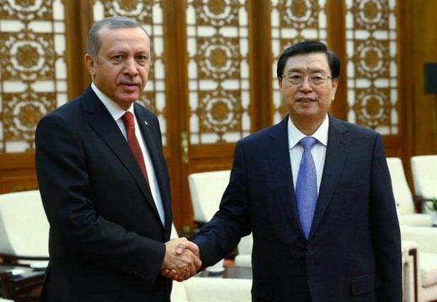 <p>Cumhurbaşkanı Recep Tayyip Erdoğan, Çin Halk Cumhuriyeti'nin başkenti Pekin'de Ulusal Halk Kongresi Başkanı (Meclis Başkanı) Zhang Dejiang ile görüştü.</p>
