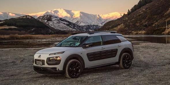 <p>C4 CACTUS FEEL 1.6 E-HDI 92HP ETG6 OTOMATİK 75 bin 800 TL.</p>
<p> </p>