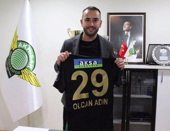 <p><strong>OLCAN ADIN</strong><br />
<br />
Galatasaray'dan ayrıldı. Bonservisi elinde. Akhisar Bld. 2.5 yıllık imza.</p>
