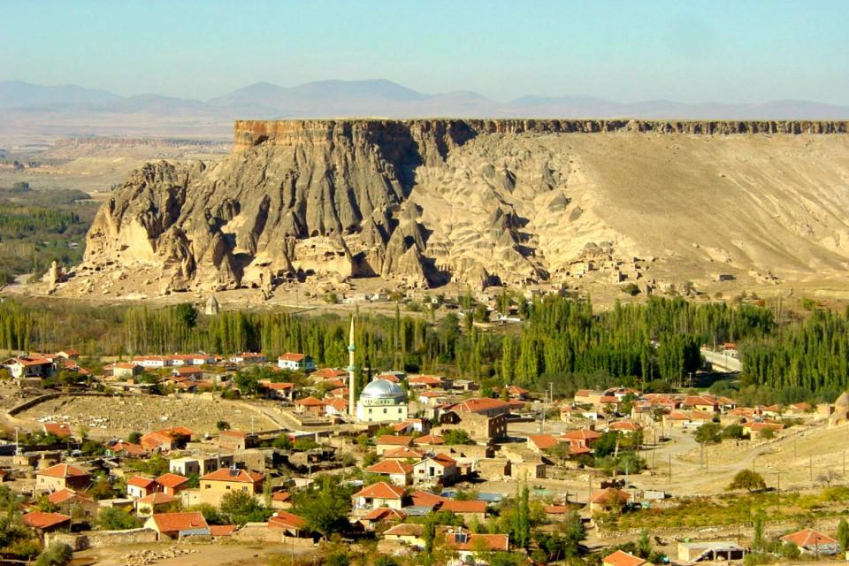 <p><strong>Aksaray</strong><br />
<br />
285 Öğretmen<br />
<br />
<a href="http://www.haber7.com/foto-galeri/40159-iste-kamuda-ihrac-edilenlerin-tam-listesi/p1" target="_blank"><strong><span style="color:rgb(255, 215, 0)">İŞTE İHRAÇ EDİLENLERİN TAM LİSTESİ</span></strong></a></p>