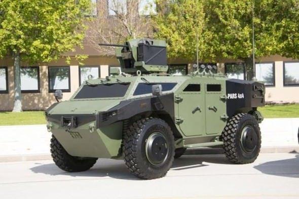 <p>PARS 4X4</p>
<p>İleri gözetleme, anti- tank ve komuta kontrol gibi özel maksatlı görevleri yerine getirmek üzere tasarlanmış bir araçtır. Araç tüm operasyonel gereksinimlere cevap verecek şekilde kurgulanmıştır.</p>
<p> </p>