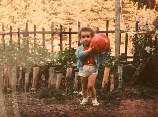 <p><strong>HANDE DOĞANDEMİR</strong></p>
<p>"Küçük Hande 23 Nisan' ınızı kutlar. huzurla, barışla, aydınlık günlerde Atamızın izinde.. içimizde ki çocuk hep yaşasın"</p>