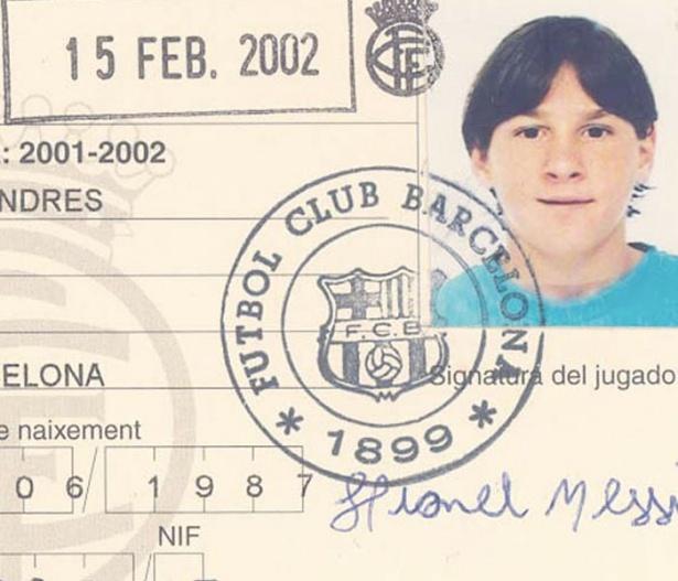 <p>17 Eylül 2000'de 13 yaşındaki Lionel Messi, babası Jorge ve menajeri Fabian Soldini ile birlikte El Prat Havaalanı'na indi.</p>

<p> </p>
