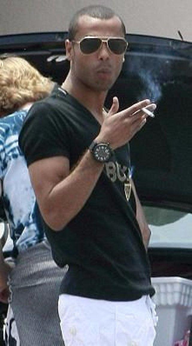 <p>Ashley Cole</p>

