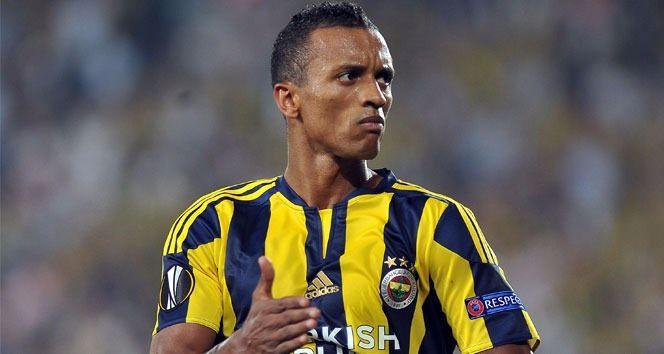<p>NANİ - Başakşehir maçından sonraki 'Takım olamadık' açıklamasıyla gündeme gelen ve Gençlerbirliği maçı kadrosuna alınmayan Nani için 'Sezon sonunda gidecek' dedikoduları yayılmaya başlamıştı. Nani hakkında herhangi bir sakatlık açıklaması yapılmazken takımdan ayrı antrenmanlarını özel programla sürdüren Nani'nin Galatasaray derbisinde oynaması da oynamaması da sürpriz olmaz.</p>

<p> </p>
