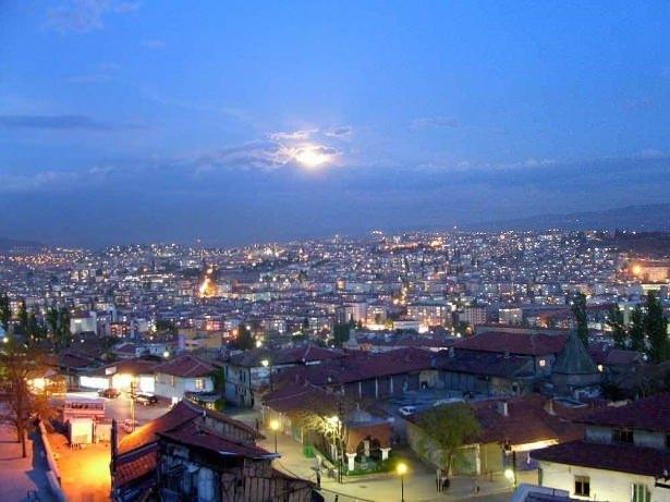 <p>Ankara - 92 bin 723 kişi</p>