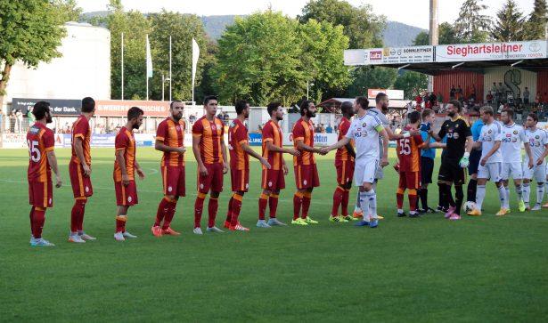 <p>Galatasaray, yeni sezon hazırlıkları kapsamında Çek Cumhuriyeti 1. Ligi takımlarından Vysocina Jihlava ile yaptığı maçı 2-1 kazandı.</p>