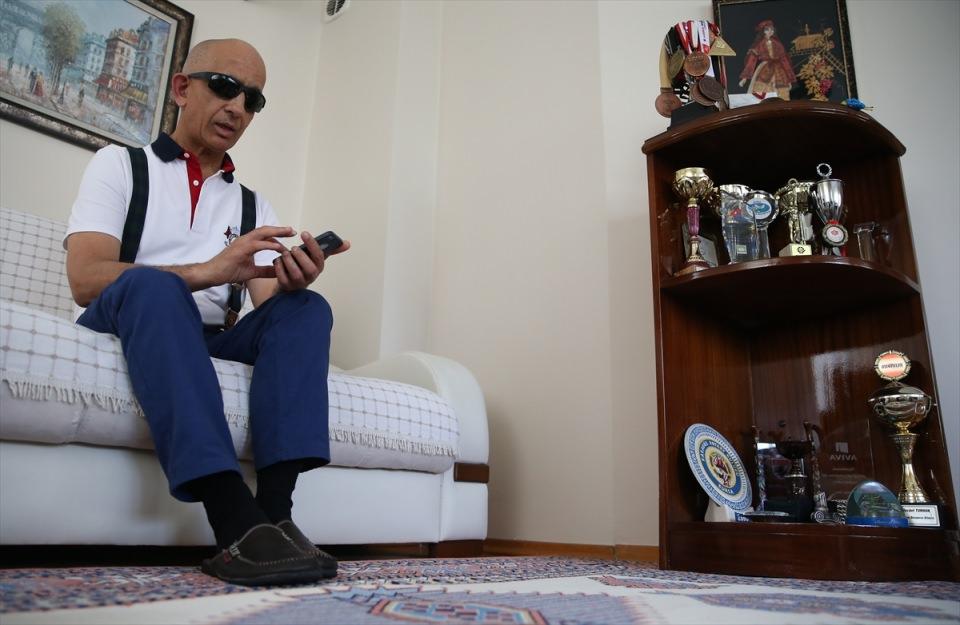 <p>Turhan, projeyi geçen ay tamamlamayı başararak azmin engel tanımadığını gösterdi.</p>
<p> </p>
