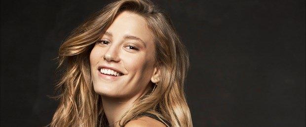 <p><strong>Serenay Sarıkaya</strong></p>
