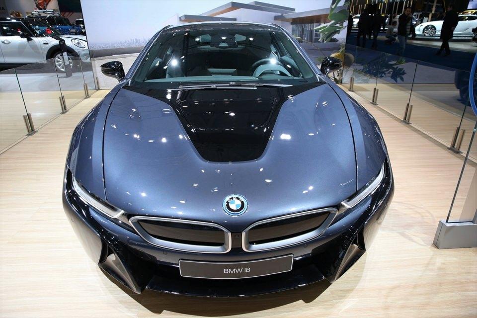 <p>BMW i8</p>
