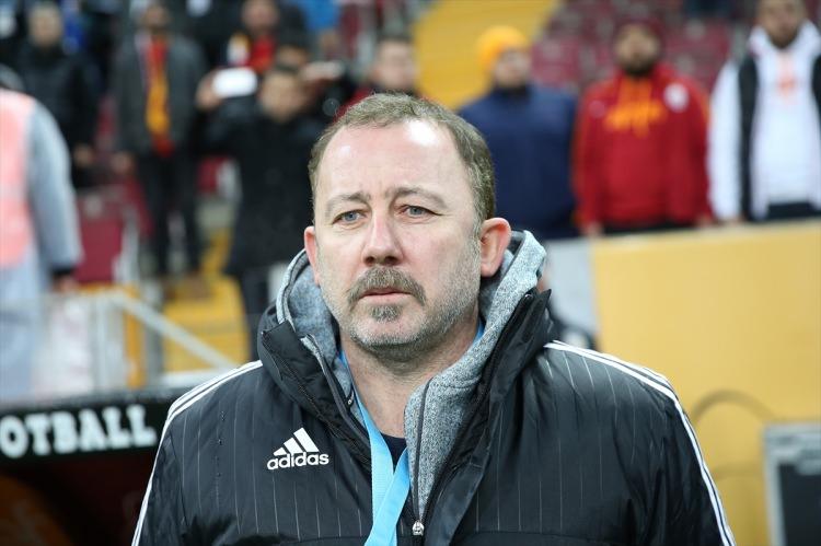 <p>2016-2017 sezonunun ilk yarısında ligi 16. sırada tamamlayan Kayserispor, ikinci yarıda küme düşme hattından kurtuldu.</p>
