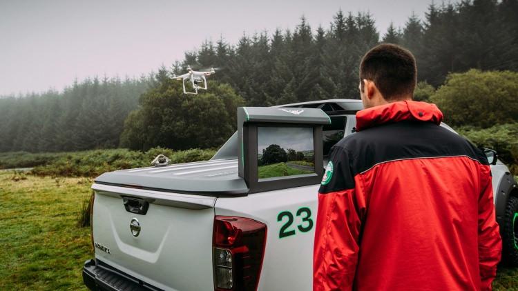 <p><span style="color:#D3D3D3">Aracın kasasında elektrik bataryaları yer alıyor. Kasanın yan tarafına gizlenen ekran da drone bağlı olduğundan dronla takip yapılabiliyor.</span></p>