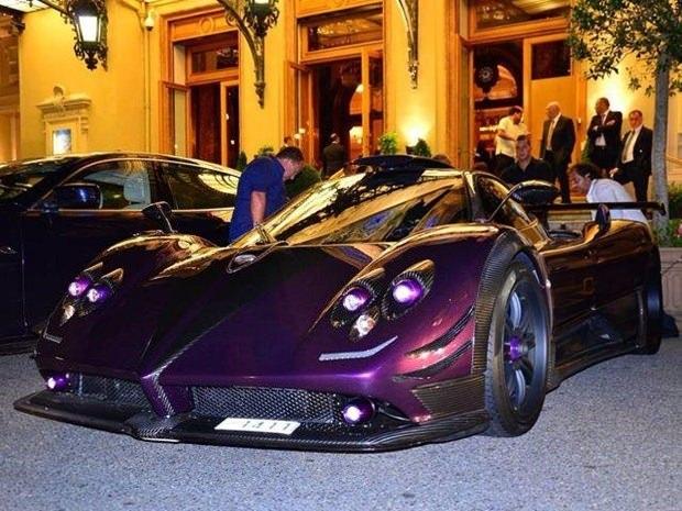 <p><strong>Lewis Hamilton</strong><br />
<br />
Formula 1 pilotu Lewis Hamilton'un Zonda'sı.</p>

<p> </p>

