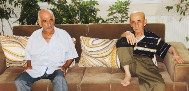 <p><strong>"DÜŞTÜĞÜM DURUM TARİF EDİLEMEZ"</strong></p>

<p>Suat Geyik huzurevinde kalmaktan mutlu olduğunu belirterek, "Türk Sineması'nda aklınıza gelebilecek herkesle kamera karşısına geçtim ancak emekli dahi olamadım. Kanser hastalığına yakalandığım için sinemayı bıraktım. Astım ve bronşit rahatsızlığım var. Eski dönemde ise Türkan Şoray, Hülya Koçyiğit, Türkan Şoray ile Kölen Olayım, Güllü Geliyor Güllü filminde oynadım. Bunların dışında Fatma Girik, Filiz Akın, Yılmaz Güney, Ayhan Işık ile birlikte filmlerde oynadım. Ben genelde dram, avantör, dayak yiyen, attan düşen rollerinde oynuyordum. Benim düştüğüm durum tarif edilmez. Birdenbire düşüyorsun, gelenin gidenin yok, soranın yok. Ben her 15 günde bir hastaneye gidip kemoterapi görüyorum. Sanatçı arkadaşlarımdan da beni ziyaret etmeye gelen yok. Onlara sesleniyorum gelsinler benim halimi görsünler insanoğlu her hale düşüyor. Hiçbir gelirim yok, kazancım da yok, valilik sayesinde burada kalıyorum daha önce 5. sınıf otellerde kalıyordum, birikmiş param vardı o da bitmek üzereydi. Valilik olmasa sokakta kalmaya başlayacaktım. Buna da şükür" dedi.</p>
