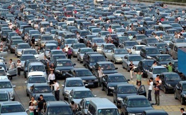 <p>Sıra dışı yaşam tarzlarıyla dünyanın ilgisini çeken Çin'in garip insanları. Trafikte kaldığınızda aradığınız, sizi ve arabanızı bulunduğunuz yerden alan ilginç yol yardımı.</p>
<p> </p>