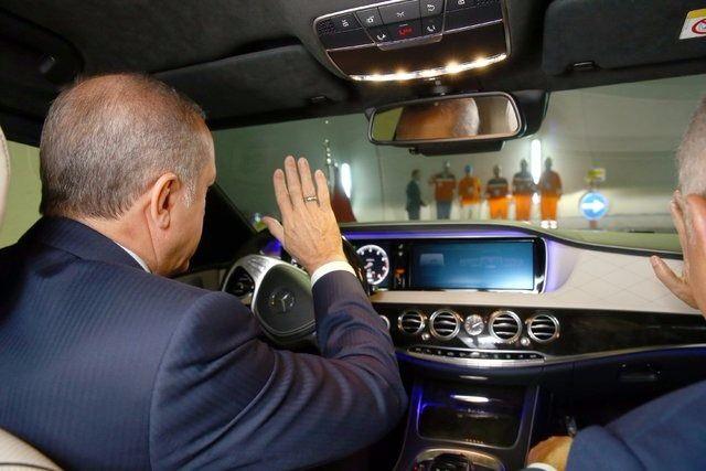 <p>2013’te hizmete giren Marmaray’ın ardından iki kıtayı deniz tabanının altından karayoluyla birleştirecek Avrasya Tüneli bugün saat 14.00’te Cumhurbaşkanı Recep Tayyip Erdoğan’ın katılacağı törenle açılacak. </p>

<p> </p>

