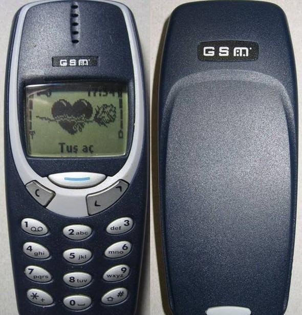 <p>Nokia 3310</p>

<p>Çıkış tarihi: 2000</p>
