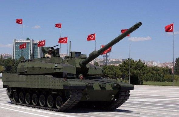 <p>YÜZDE 100 MİLLİ TANK ALTAY <br />
<br />
Ana silah ve yardımcı silahların kontrol edilmesi için Altay’a özel yeni nesil atış kontrol sistemi çalışmaları ise devam ediyor. Bu sistem sayesinde Altay hareket halindeki hedefleri bile çok yüksek isabet oranıyla vurabilecek.</p>
