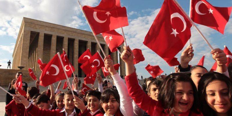 <p>Böylece çalışanlar 23 Nisan'ı haftasonu ile birleştirerek 3 günlük bir tatile çıkabilir.</p>
<p> </p>
<ul>
</ul>
<ul>
</ul>