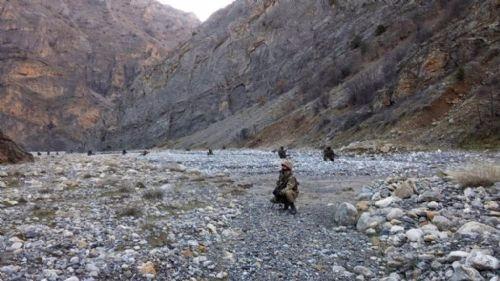 <p>Şırnak'ın Akçay'daki 6'ncı Motorlu Piyade Tugay Komutanlığı tarafından, 12 Şubat 2016 tarihinde teröristle mücadele harekatına yönelik 'Muharebe Güçlü Keşif Kolu Tatbikatı' gerçekleştirildi. </p>
<p> </p>