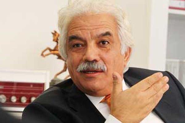 <p><strong>8- ALAEDDİN KAYA</strong><br />
<br />
Zaman Gazetesinin kurucularından. Gülen ile birlikle Papa 2. Jean Paul'u ziyaret ederek elini öptü.</p>
