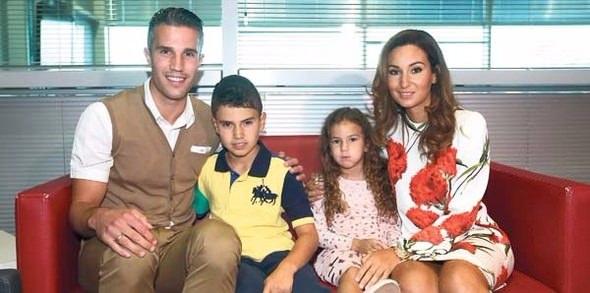 <p>Van Persie ve ailesi</p>
