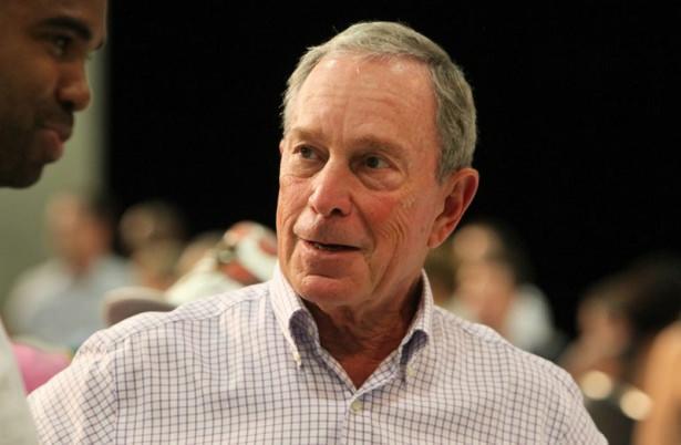 <p><strong>8. Michael Bloomberg</strong><br />
35 milyar dolar, Servetinin kaynağı Bloomber.</p>
