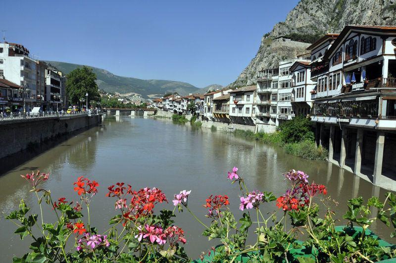 <p><strong>Ulusal ve uluslararası tanıtımlar</strong></p>
<p>İl Kültür ve Turizm Müdürü Ahmet Kaya ise yapılan ulusal ve uluslararası tanıtımların meyvelerini vermeye başladığını, son yıllarda kente gelen turist sayısında önemli artış sağlandığını ifade etti.</p>