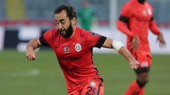 <p>Ancak Olcan herhangi bir kulüple anlaşamazsa da G.Saray sözleşmeyi tek taraflı feshettiği için 2 yıl boyunca 3.7 milyon Euro ödeyecek.</p>